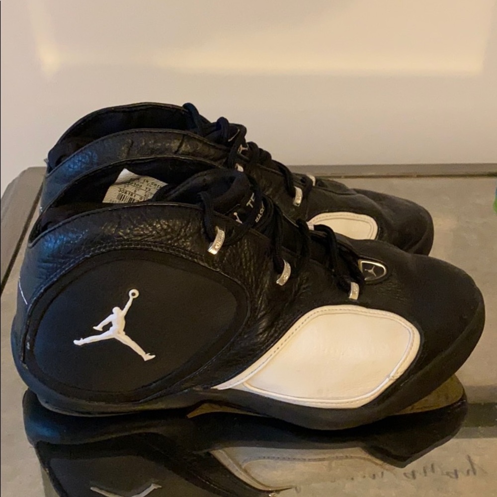 Team Jordan Basketball shoes